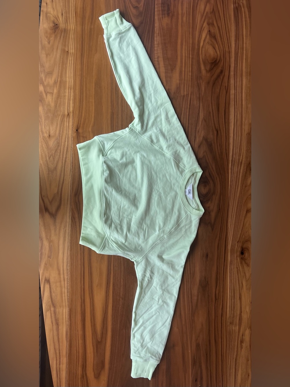 Athleta Girls cropped mint green crewneck with thumb holes